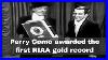 14th-March-1958-Perry-Como-Awarded-The-First-Gold-Record-By-The-Riaa-01-mm