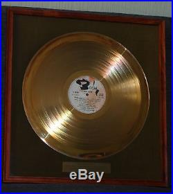 Disque D'or Remis a Charles Aznavour YBARCX 82265 disc 1976 Gold Record Award