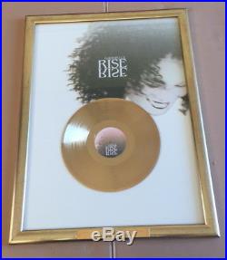 Gabrielle Gold Award goldene Schallplatte Rise 150.000 copies Tim Renner