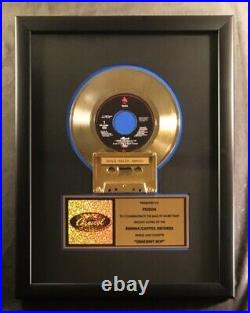 Poison Unskinny Bop 45 Cassette Gold Non RIAA Record Award Capitol Records Poison Unskinny Bop 45 Cassette Gold Non RIAA Record Award Capitol Records