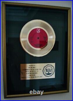 QUEENCRAZY LITTLE THING CALLED LOVERIAA Gold Record Award To BRIAN MAY