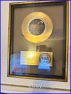 RIAA GOLD Record Award BONNIE TYLER IT'S A HEARTACHE 1,000,000 Sales GOLD RECORD