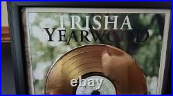 Trisha Yearwood Jasper County Riaa Gold Record Award Presented To Handleman Co